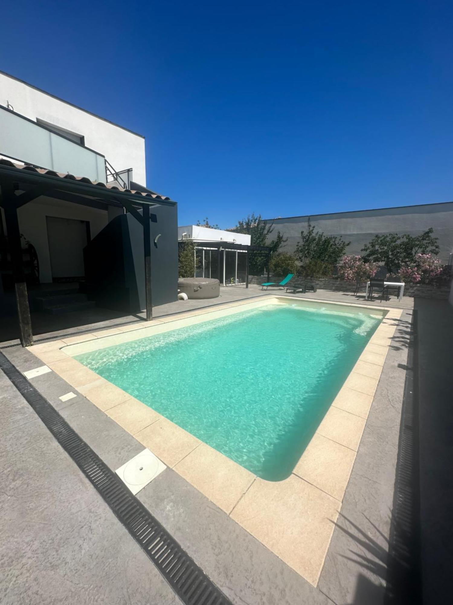Superbe Appartement Avec Piscine Et Spa Privatif Villeneuve-lès-Béziers エクステリア 写真